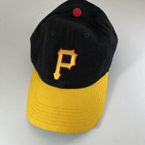 Genuine merchandise vintage Pittsburgh pirates hat